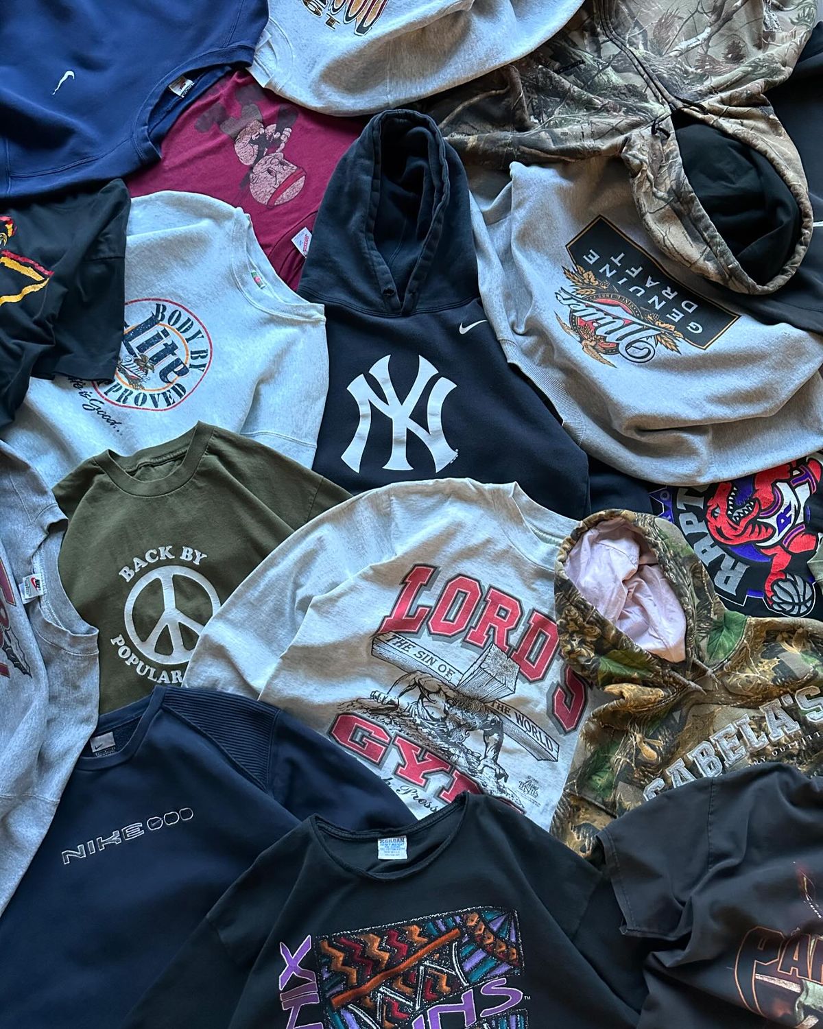 HOODIES/SWEATERS