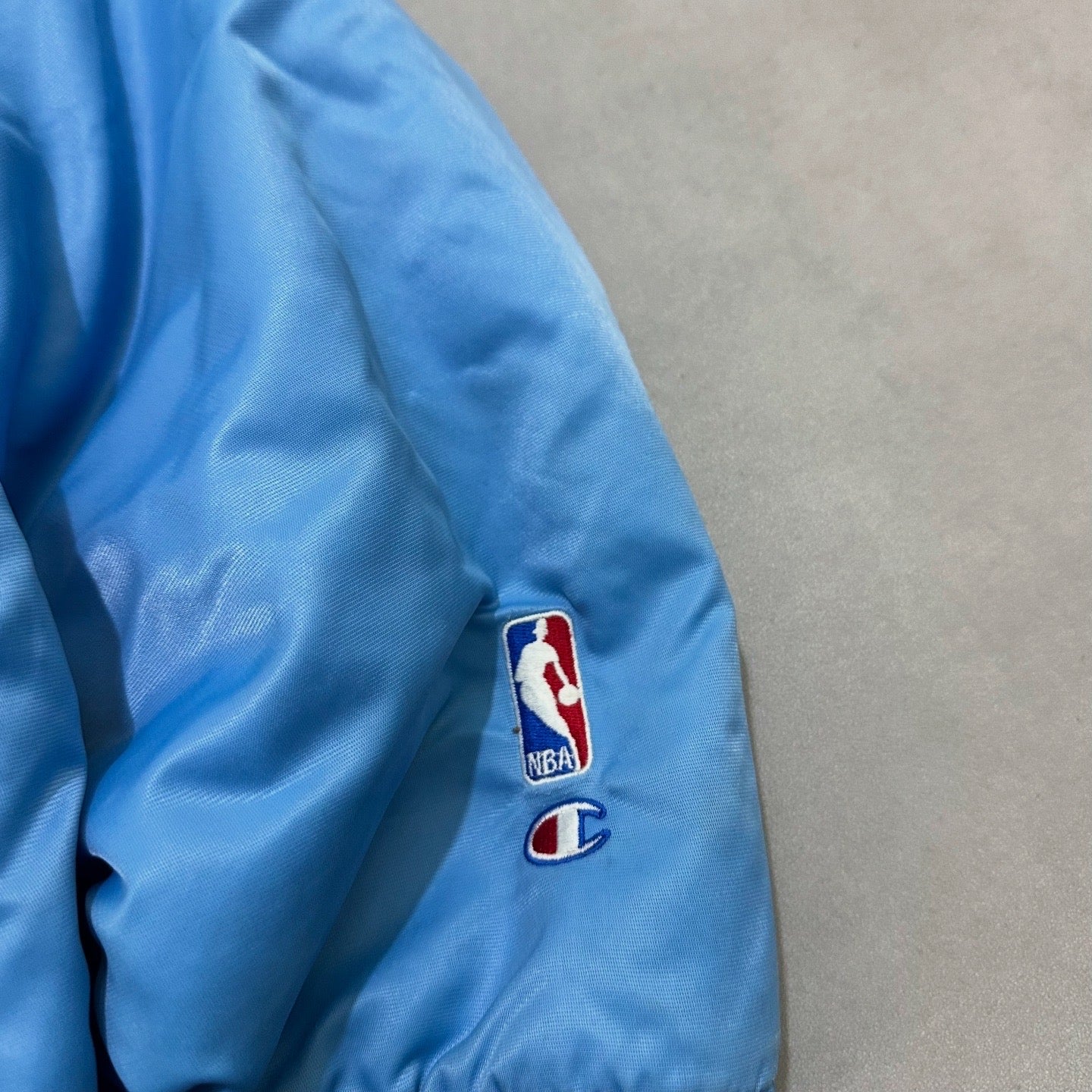 VTG 90s CHAMPION LOS ANGELES LAKERS SATIN JACKET