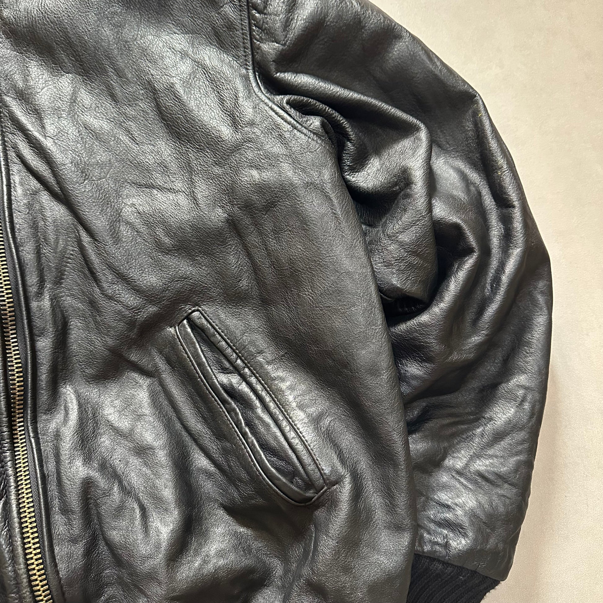 VTG LEATHER JACKET