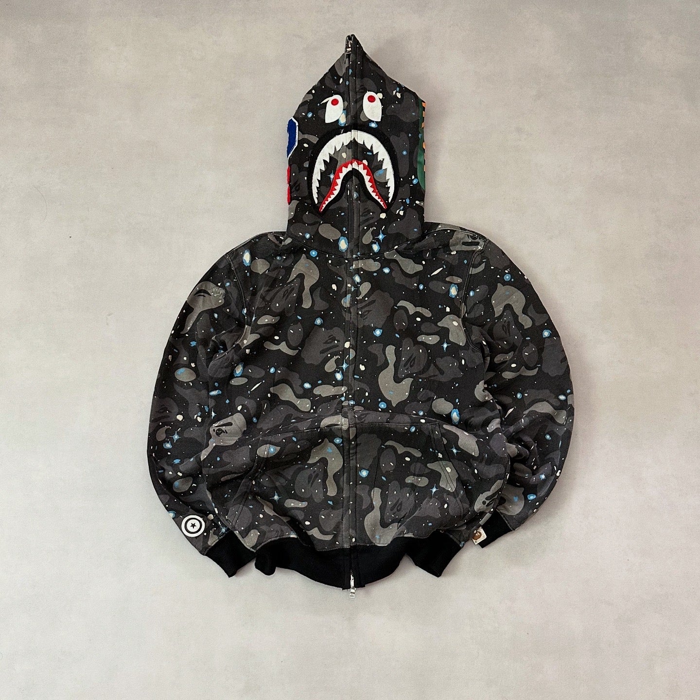 Vtg hoodie bape shark (not legit)