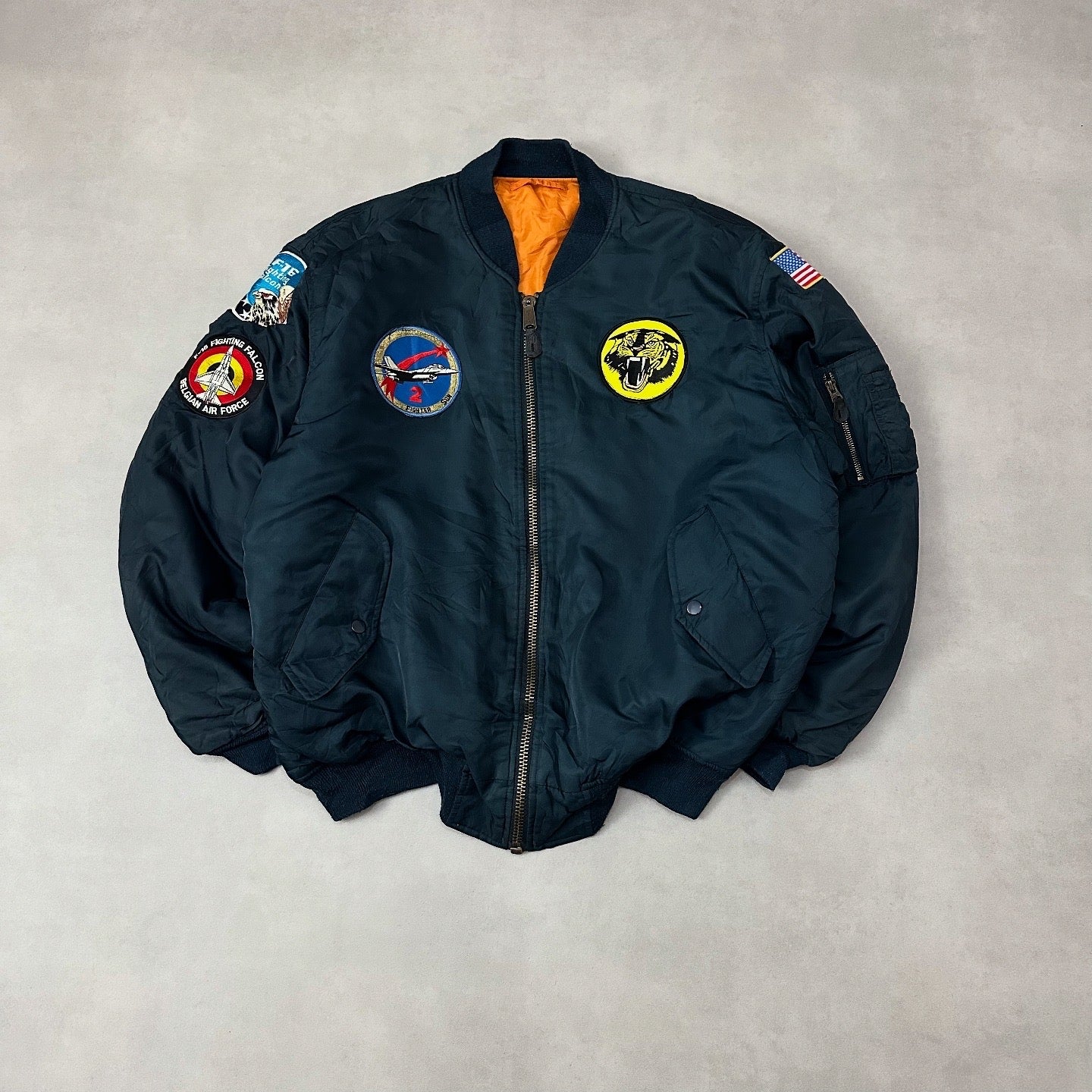 Vtg bomber jacket MA-1 f16 patches