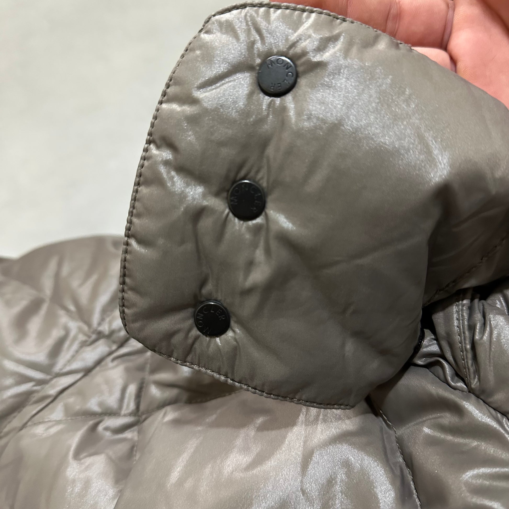MONCLER NESMAN PUFFER JACKET SIZE M