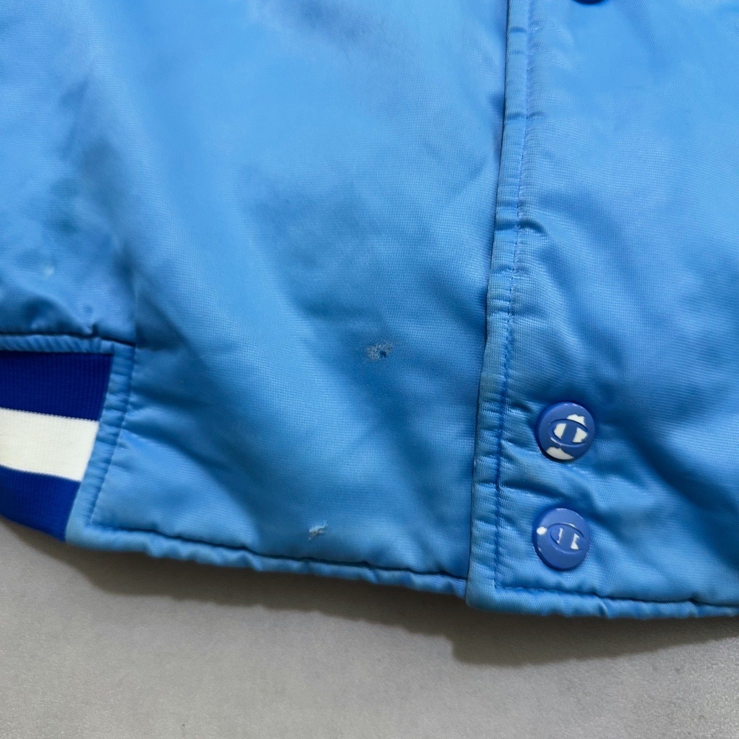 VTG 90s CHAMPION LOS ANGELES LAKERS SATIN JACKET