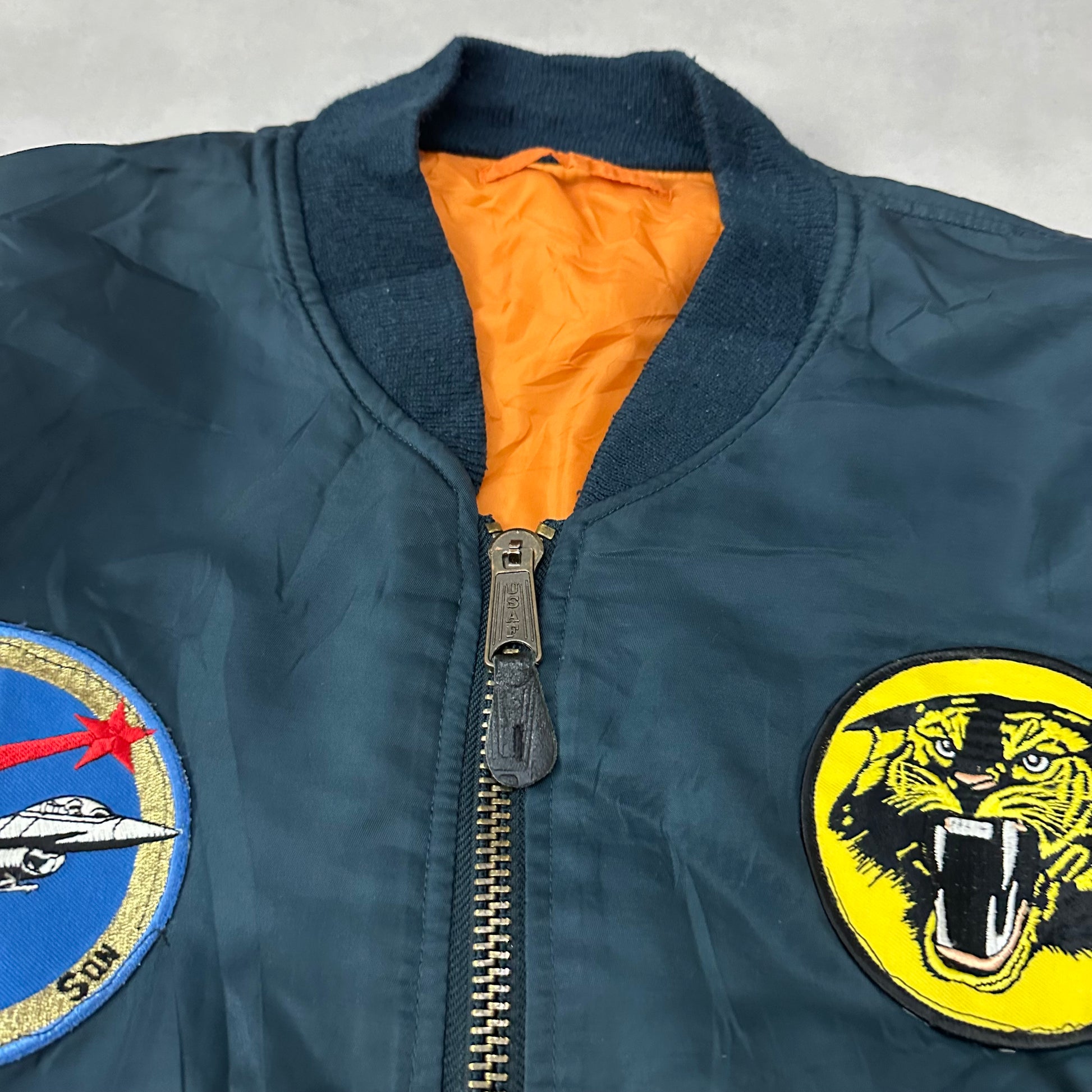Vtg bomber jacket MA-1 f16 patches
