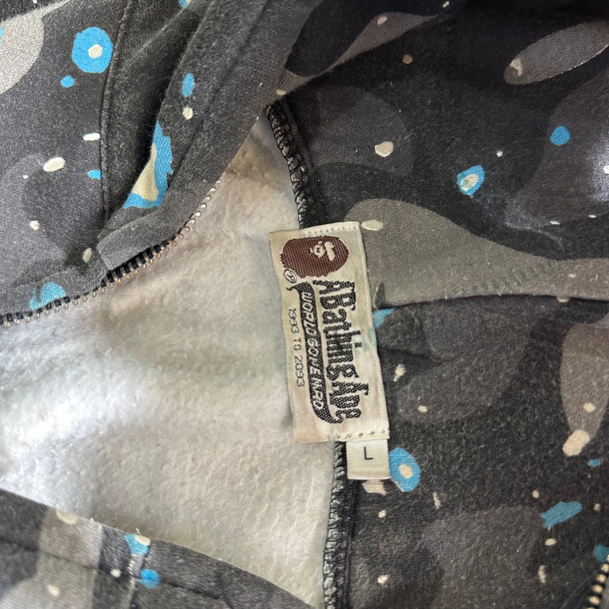 Vtg hoodie bape shark (not legit)