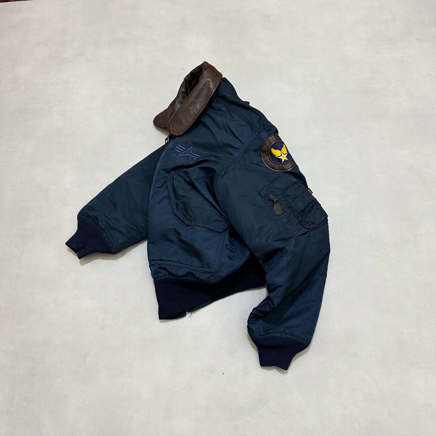 VTG ALPHA INDUSTRIES 90s bomber jacket made in usa