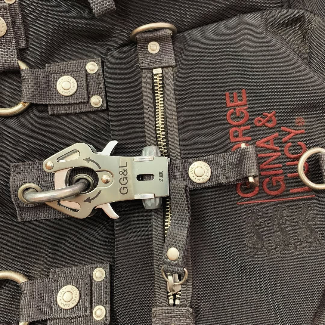 VTG BAG y2k Vintage George Gina & Lucy “Danish Bobtail” Multi Pocket Bag