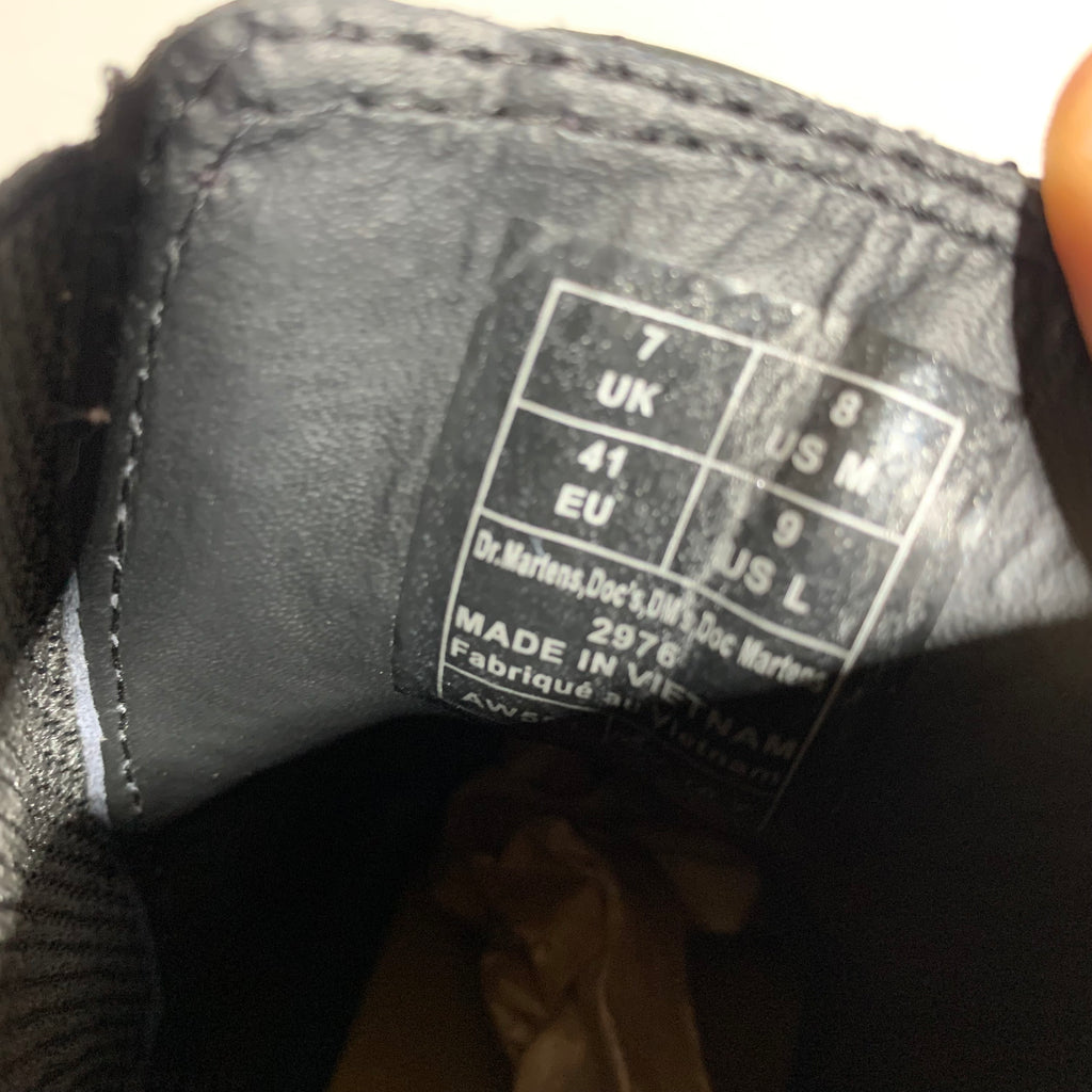 DR MARTENS CHELSEA BOOTS