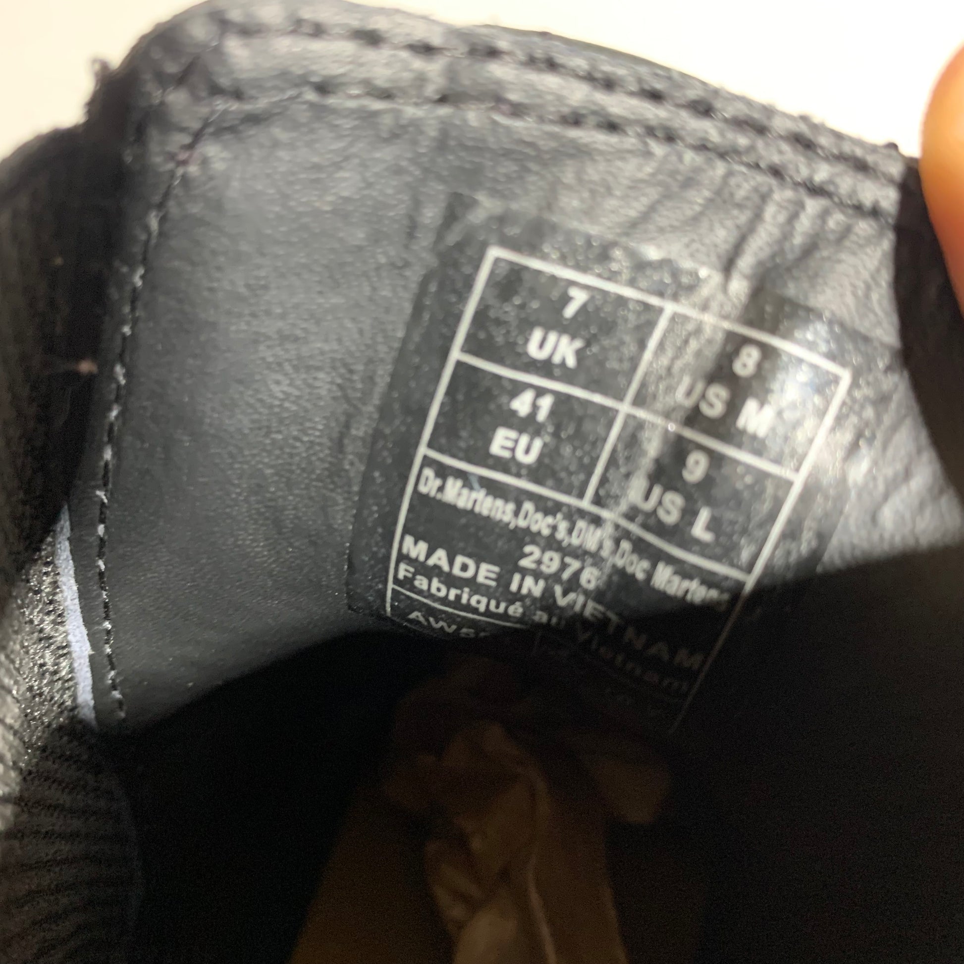 DR MARTENS CHELSEA BOOTS