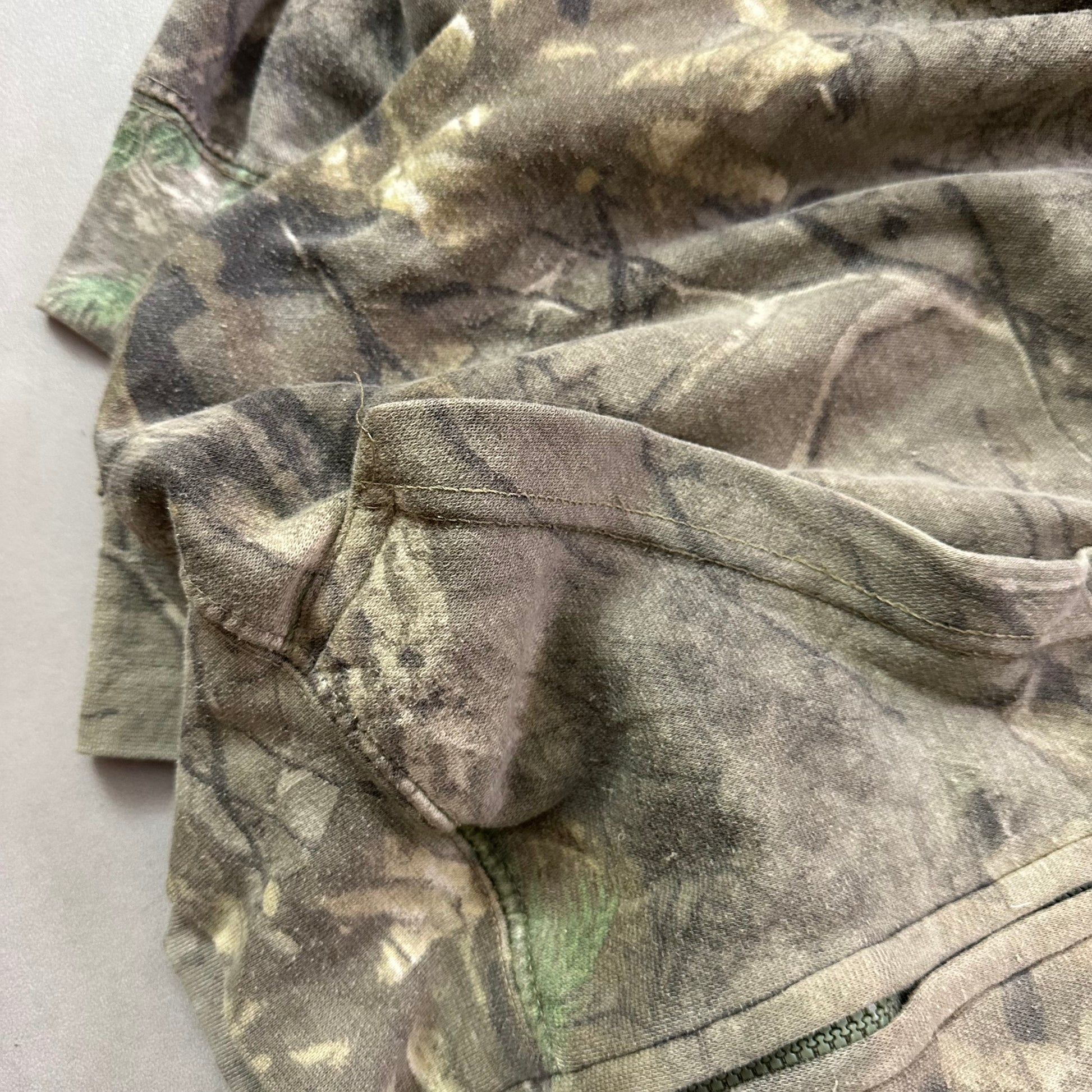 Vtg CAMOUFLAGE ZIPUP HOODIE