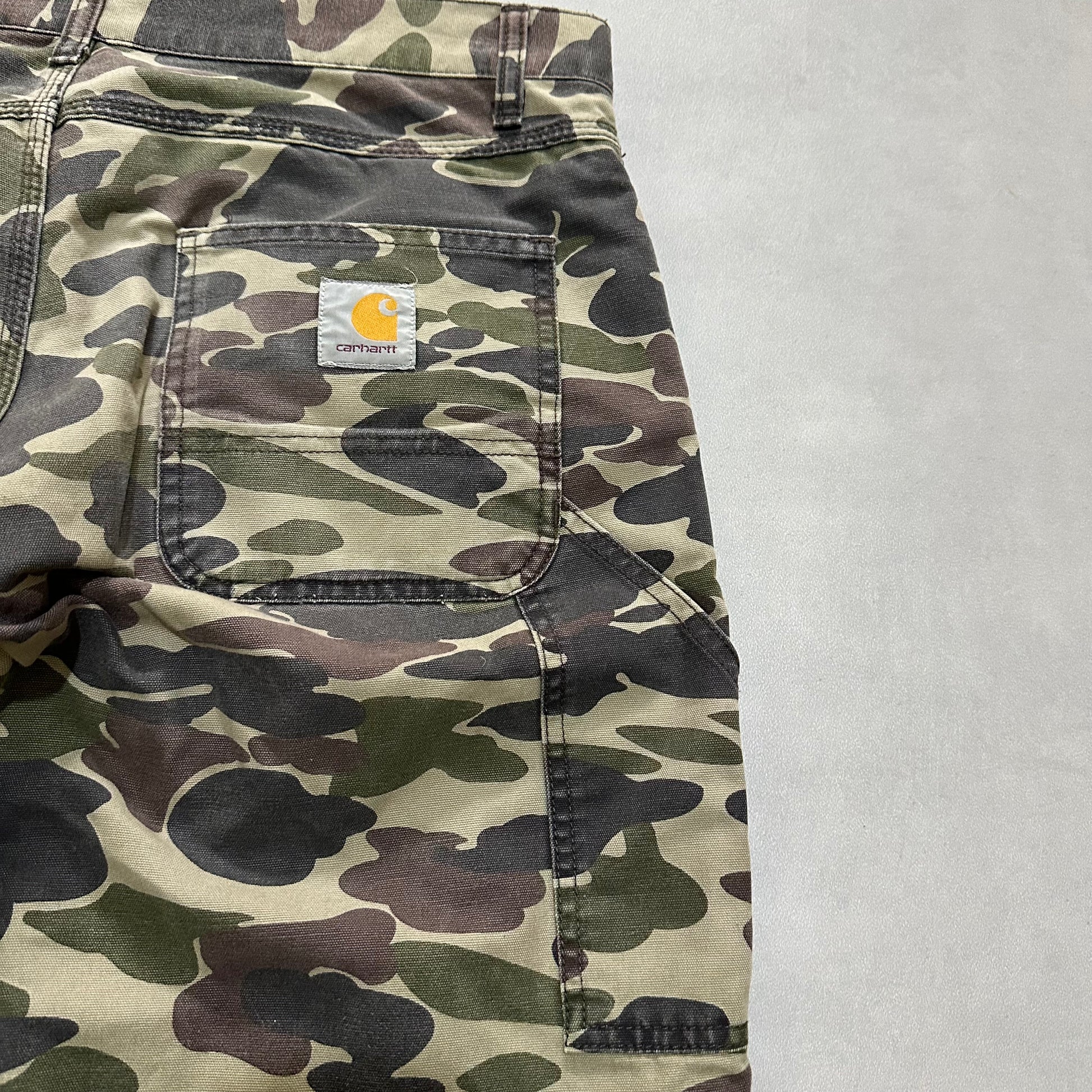 Carhartt fort bermuda camo short