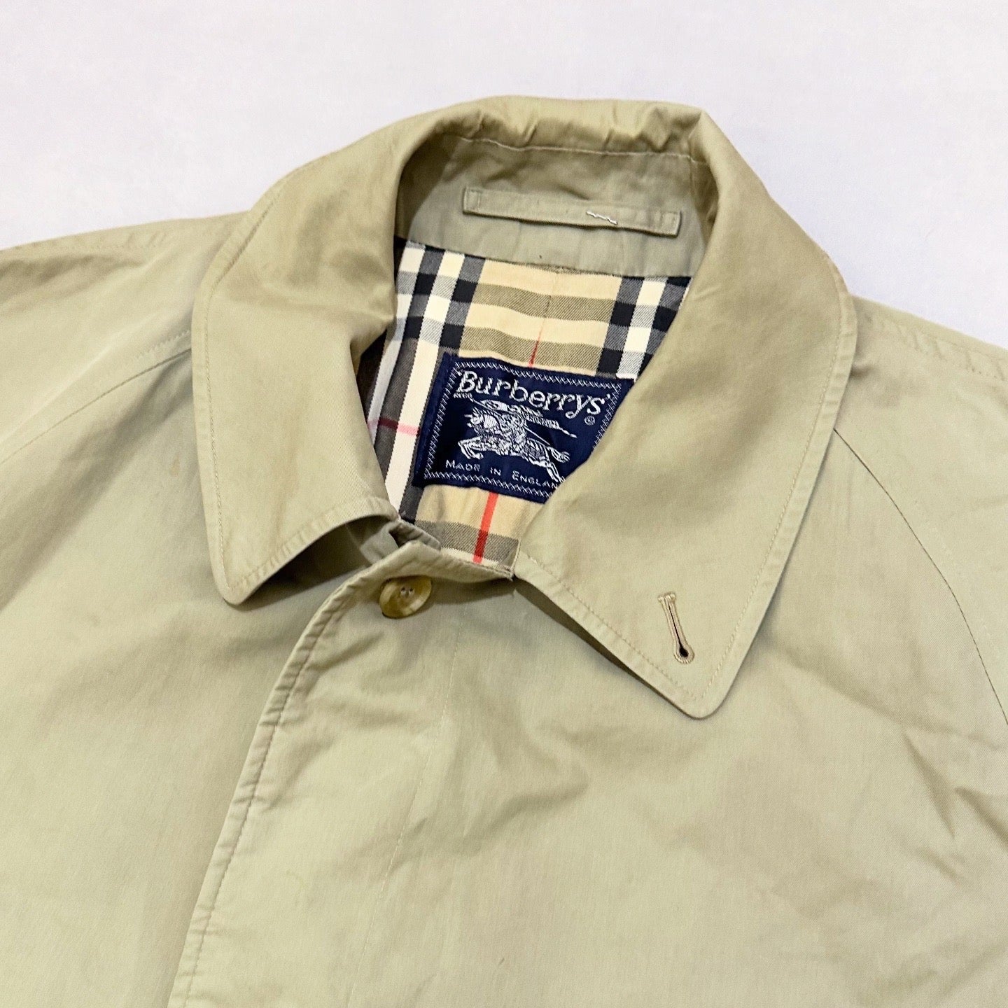 VTG Burberrys trench coat