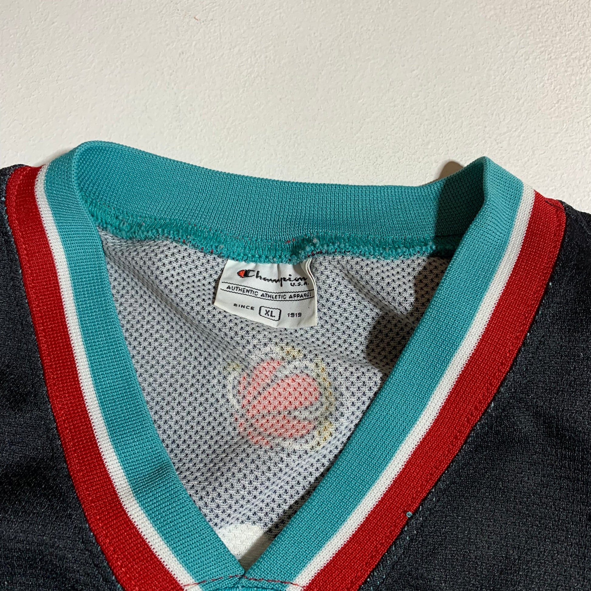 Vintage 90s Champion Memphis grizzlies jersey