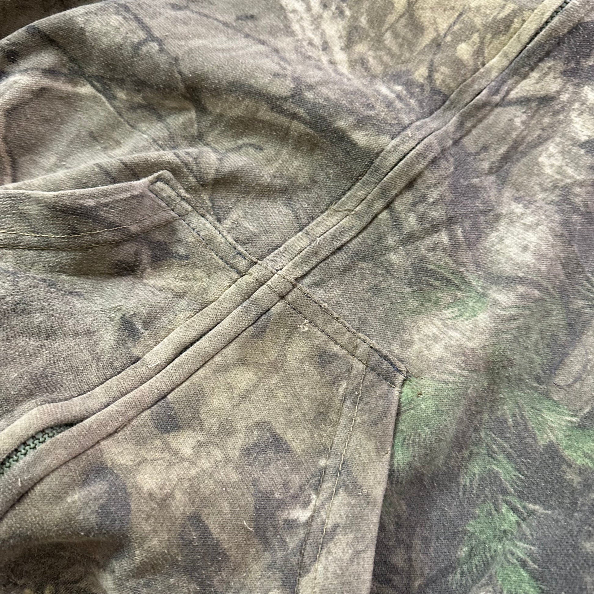 Vtg CAMOUFLAGE ZIPUP HOODIE