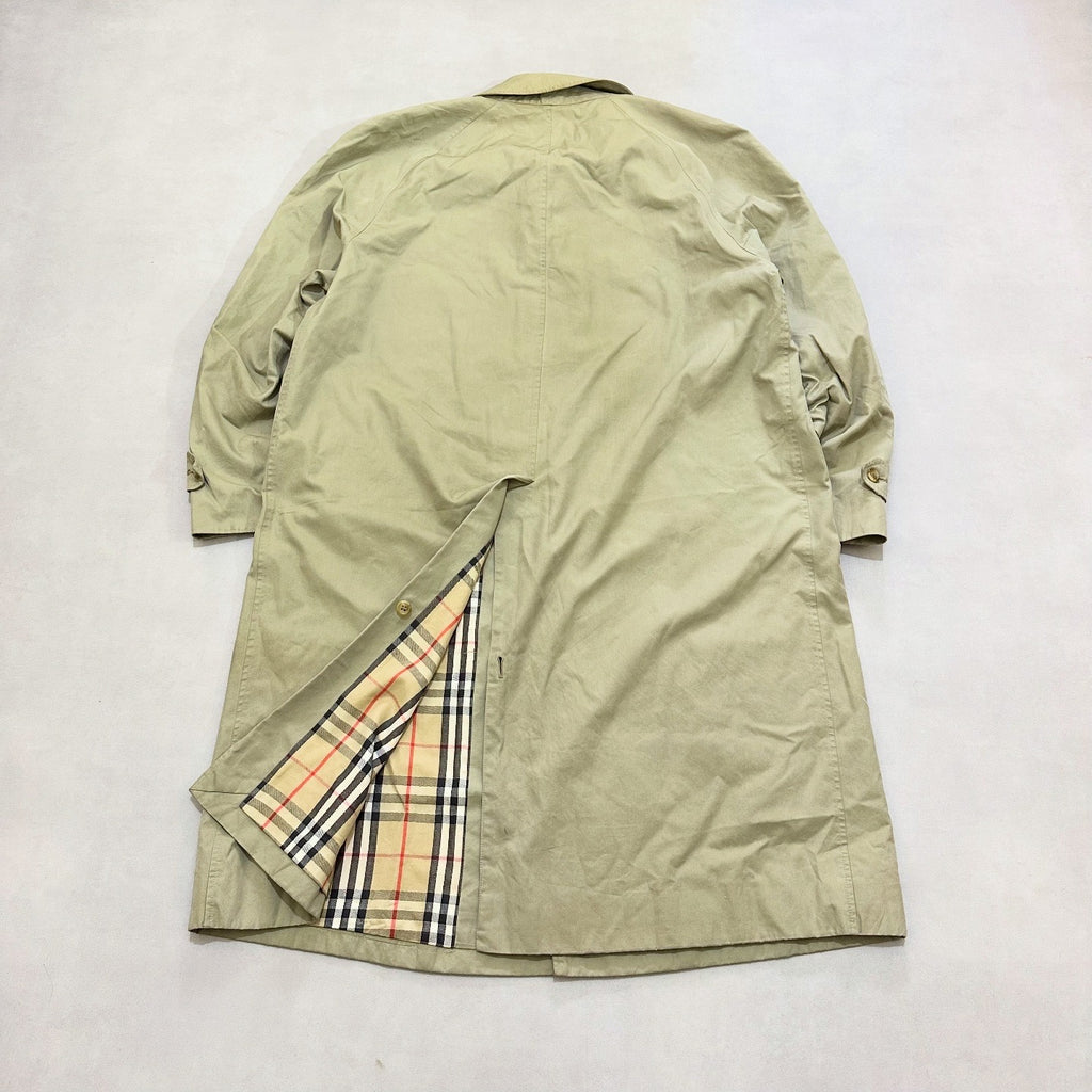 VTG Burberrys trench coat