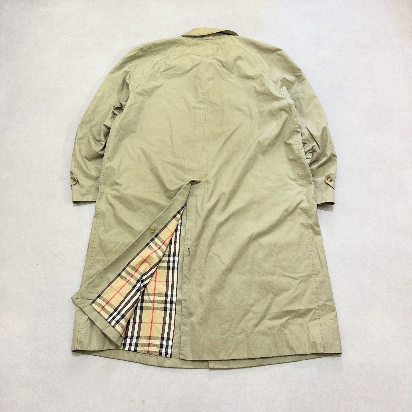 VTG Burberrys trench coat