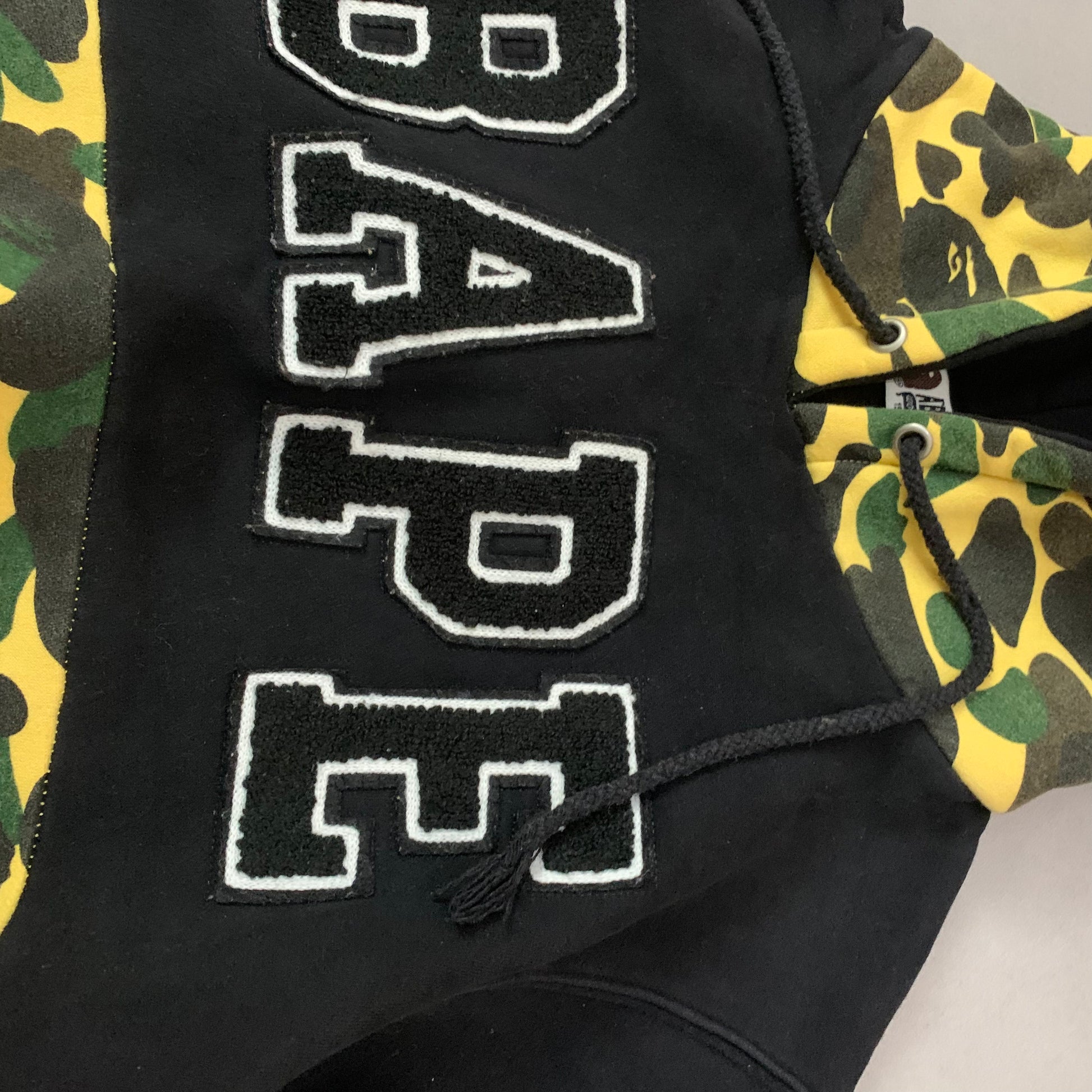 VTG BAPE CAMO HOODIE