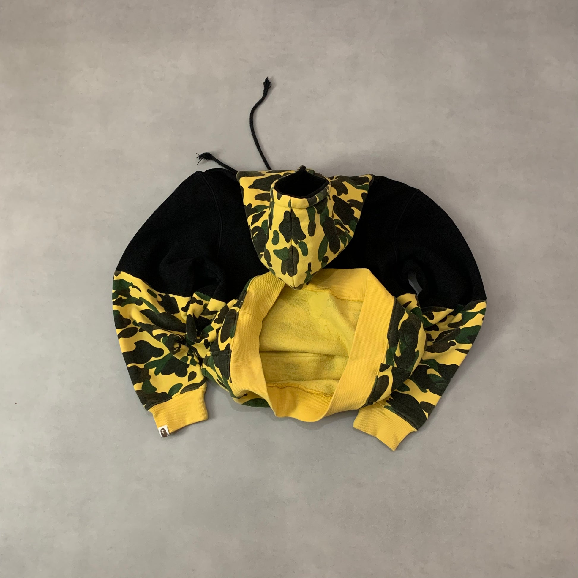 VTG BAPE CAMO HOODIE